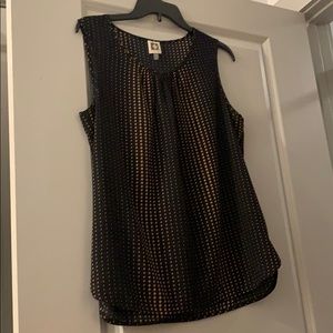 Sleeveless women’s blouse